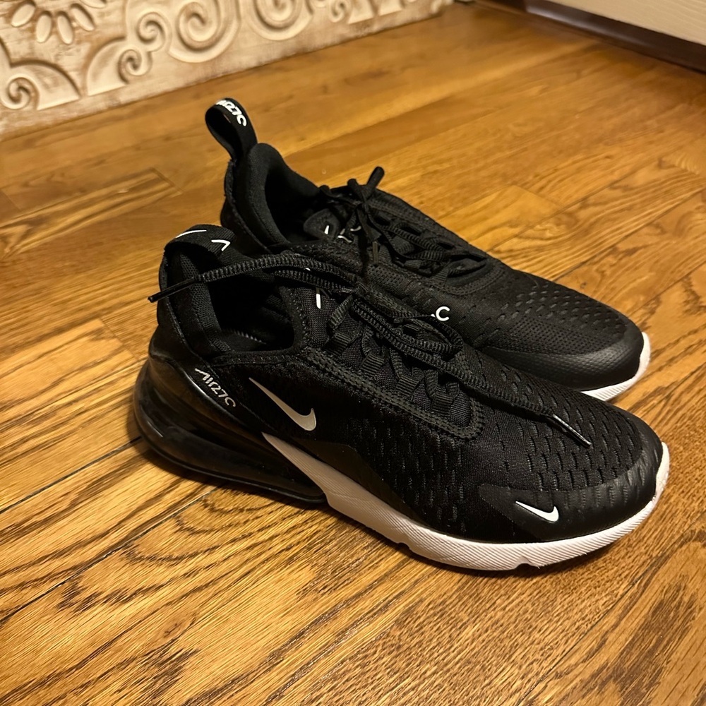 Nike Air Max 270, women’s size 8.5